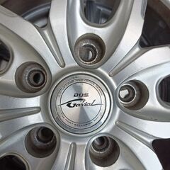 取引中　スタッドレスタイヤ（ホイール付き）の画像