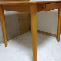 ダイニングテーブル 幅75×70cm タモ材 無垢材 天然木 テーパー脚 引き出し付 ナチュラルの画像