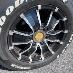 ハイエースタイヤホイールの画像