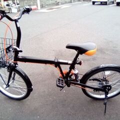 2０インチ　黒　折りたたみ自転車　変速．の画像
