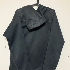 アンダーアーマー  パーカー　Ⓜ️の画像