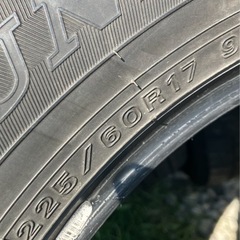 ① 【※ 最終値下げ】DUNLOP（ダンロップ）スタッドレスタイヤ 17インチ 225/60R17 4本セットの画像