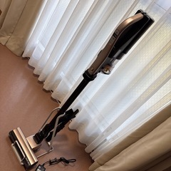 日立　
スティッククリーナー　ラクかるパワーブーストサイクロン　シャンパン　PV-BHL2000J Nの画像