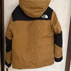 THE NORTH FACE ダウンジャケット ベージュ/ブラックの画像
