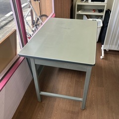 事務用デスクの画像