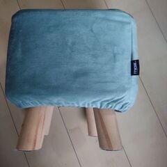 モズ　ベロアスツールの画像