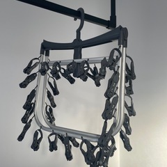 【受け渡し者様決定】【カインズ】引っ張って取り込みやすいインテリアハンガー 40ピンチ の画像