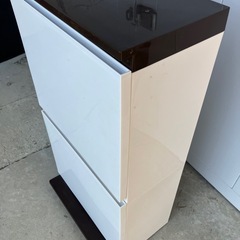 スタイリッシュなゴミ箱の画像