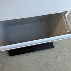 スタイリッシュなゴミ箱の画像