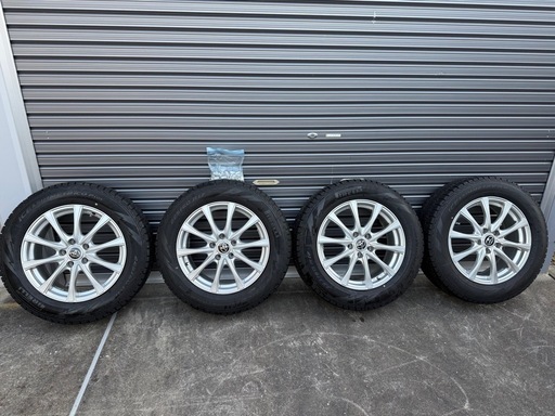 【中古4本セット】30系アルファード、ヴェルファイア用　スタッドレスタイヤ（トヨタマーク付）