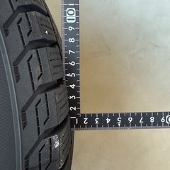 スタッドレスタイヤホイール 4本セット 16インチ 195/60 R16 89H の画像