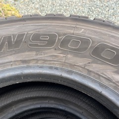 スタッドレスタイヤ6本225/90R17.5 127/125L ブリヂストンBS W900 4トントラックタイヤ 2022年製の画像