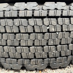 スタッドレスタイヤ6本225/90R17.5 127/125L ブリヂストンBS W900 4トントラックタイヤ 2022年製の画像