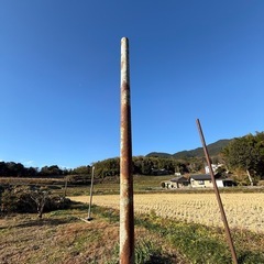 売り切れました　手作りの鉄柱と土台、5〜6本、もらってください！の画像