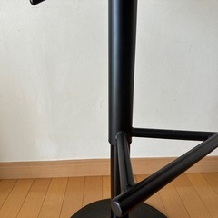 木目カウンターチェアの画像