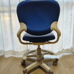 オカムラ学習椅子　テクノキッズ　ステラチェアの画像