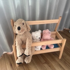 IKEA   キッズ用絵本棚　の画像