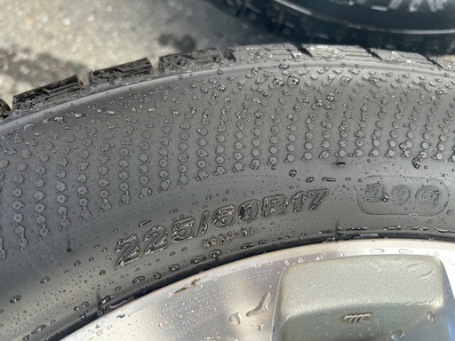 17インチ　スタッドレスタイヤ　アルミホイール付き　225 60 R17