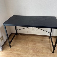 黒テーブルの画像