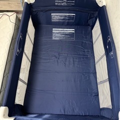 折り畳みベビーベッド　の画像