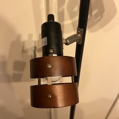 ニトリ　3灯フロアスタンド 黒・茶色の画像