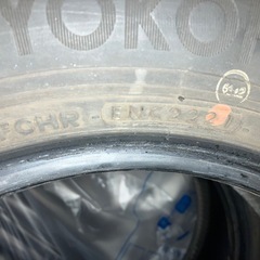 美品 ｽﾀｯﾄﾞﾚｽﾀｲﾔ(ﾎｲｰﾙなし)175/70R14の画像