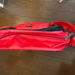 プーマ　エナメルバッグの画像