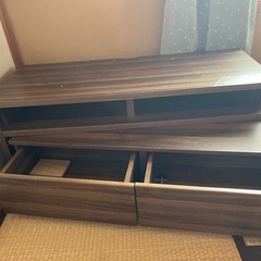 変形可能なTV台の画像