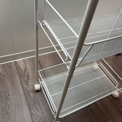 ニトリ キャスター付きキッチンワゴン 3段 幅26cmの画像