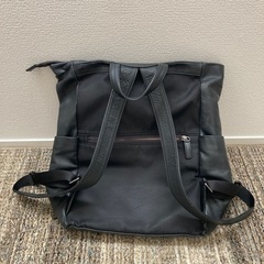 ear#リュック#革#黒の画像