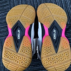 YONEX ヨネックス　バトミントン　シューズ 22.5センチ
　の画像