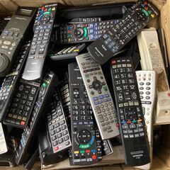 ★150本 リモコン 大量にあります！欲しい方に譲りますの画像