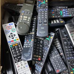★150本 リモコン 大量にあります！欲しい方に譲りますの画像