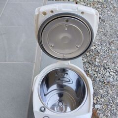  新品 4L給湯ポット Peacock WMJ-40W 家電 保温の画像