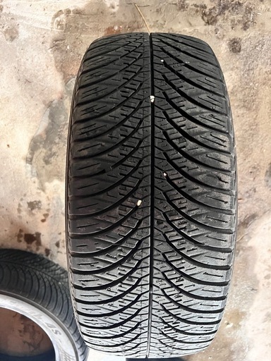 YOKOHAMA BluEarth 205/55/r16 ４本セット　オールシーズンタイヤ