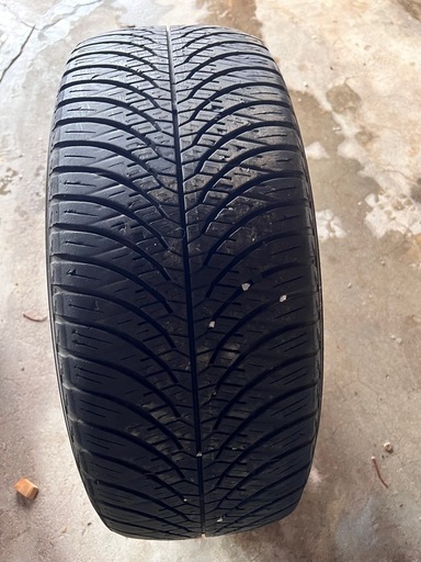 YOKOHAMA BluEarth 205/55/r16 ４本セット　オールシーズンタイヤ
