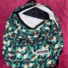 OUTDOORの迷彩柄リュックですの画像