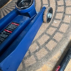受け渡し決定フロアジャッキ　最大荷重2tの画像