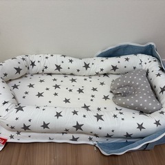 折りたたみベッド　ベビーベッドの画像