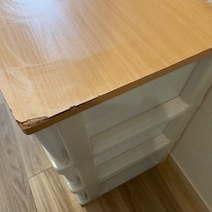 プラスチック衣装ケースの画像