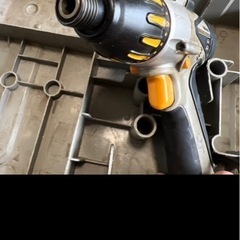 【ジャンク？】インパクトドライバー EZ6507N22KN-Hの画像