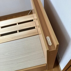 高級シングルベッドフレームの画像