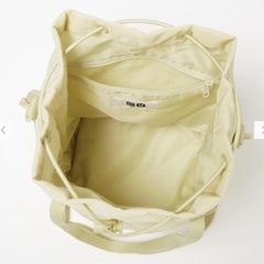 ユニクロユー　　ショルダーバッグ　ミドル　ナチュラルの画像