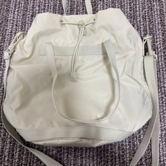 ユニクロユー　　ショルダーバッグ　ミドル　ナチュラルの画像