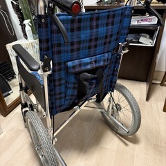 介助用車椅子の画像