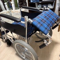 介助用車椅子の画像