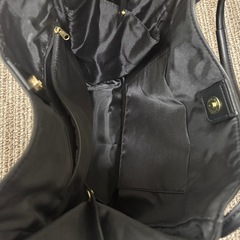 GU レザータッチビッグトート　黒の画像