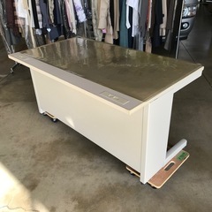 コクヨ　平机（デスクマット付き）の画像