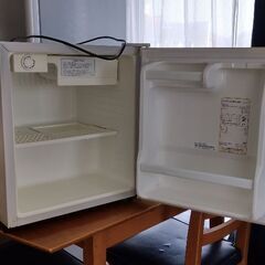 DEWOO DRF-50TK 45L  440㎜×452㎜×512㎜ 2010年製造 2025年12月13日まで稼働・使用 　15日(月)か16日(火)に譲渡の画像