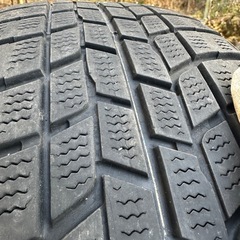 スタッドレスタイヤの画像